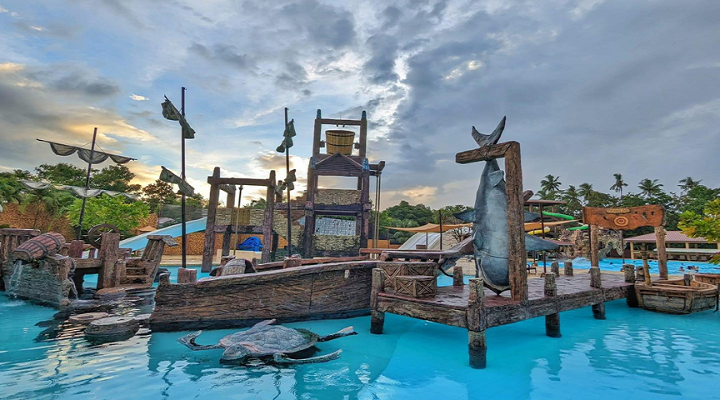 4 Port Royale Waterpark Resort